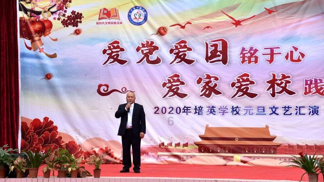 嫦娥仙子下凡找玉兔，天蓬元帅赶紧向她道歉，从此放下前尘